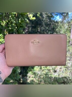 COACH Slim Wallet In Smooth Nude Calf Leather with Gold Hardware AUTHENTIC